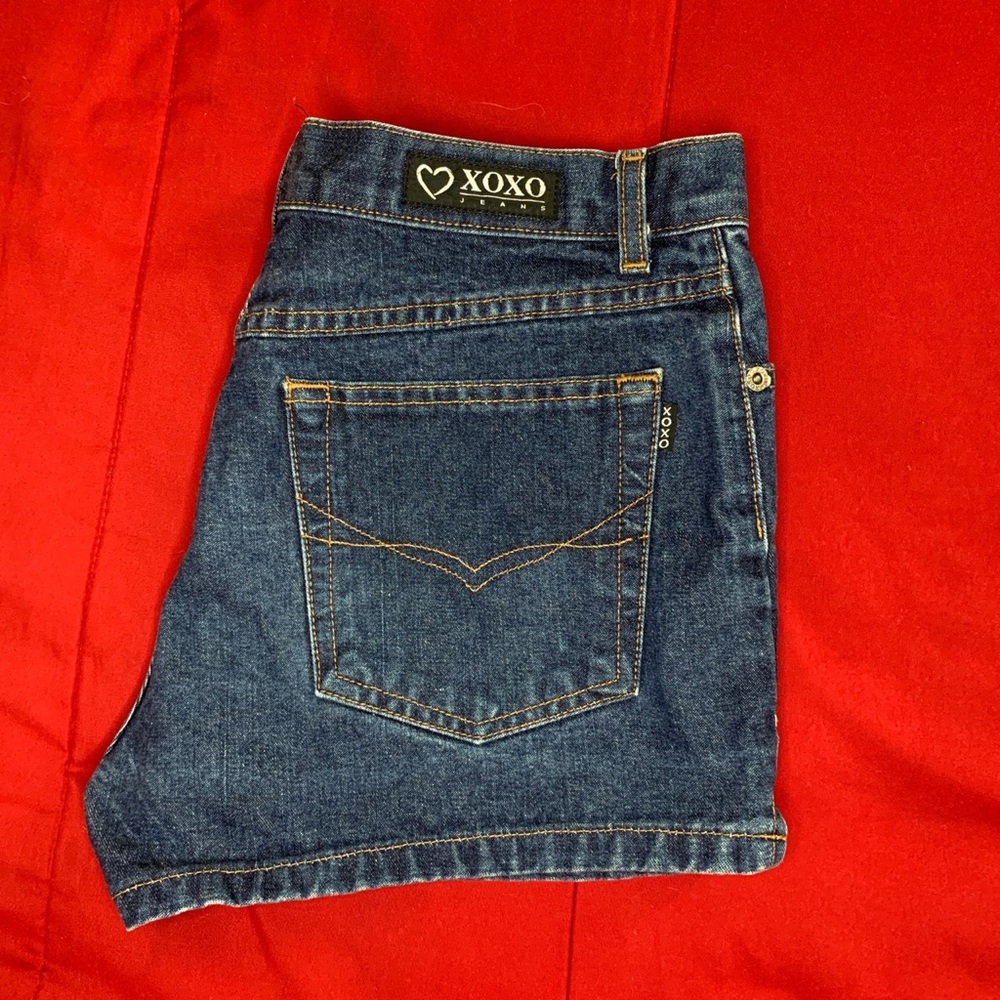 Shorts - Picture 2 of 4